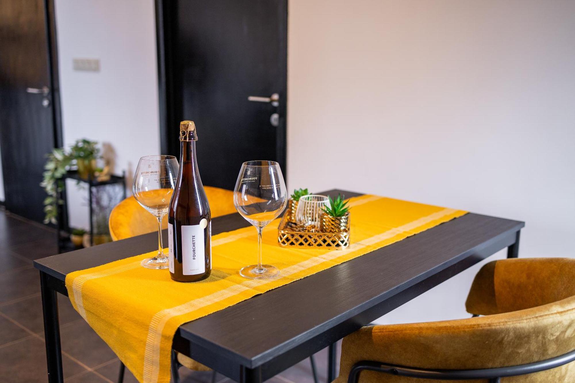 Appartementen The Place 2 Beer Бюллинген Экстерьер фото